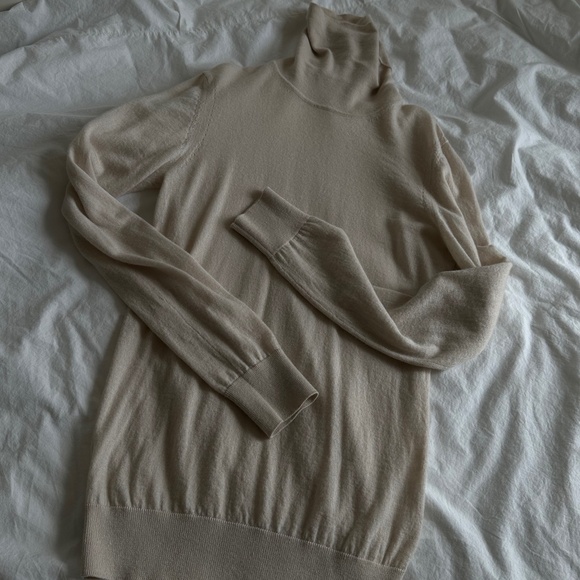 Retail $1990 Loro Piana Beige Turtleneck IT 38 100% Cashmere - Picture 3 of 9
